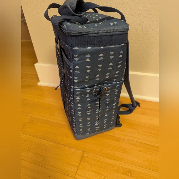 Eddie Bauer Soft Cooler Backpack - Picture 2 of 5